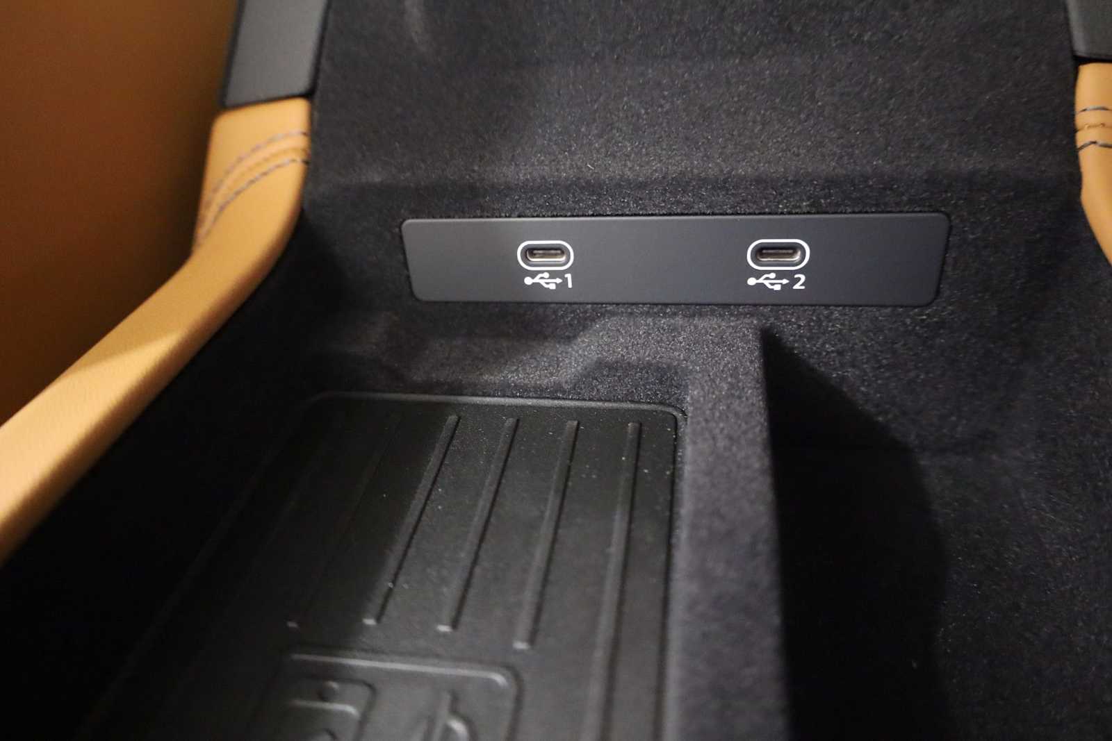 Thumbnail: 2026 Audi RS 6 - 33