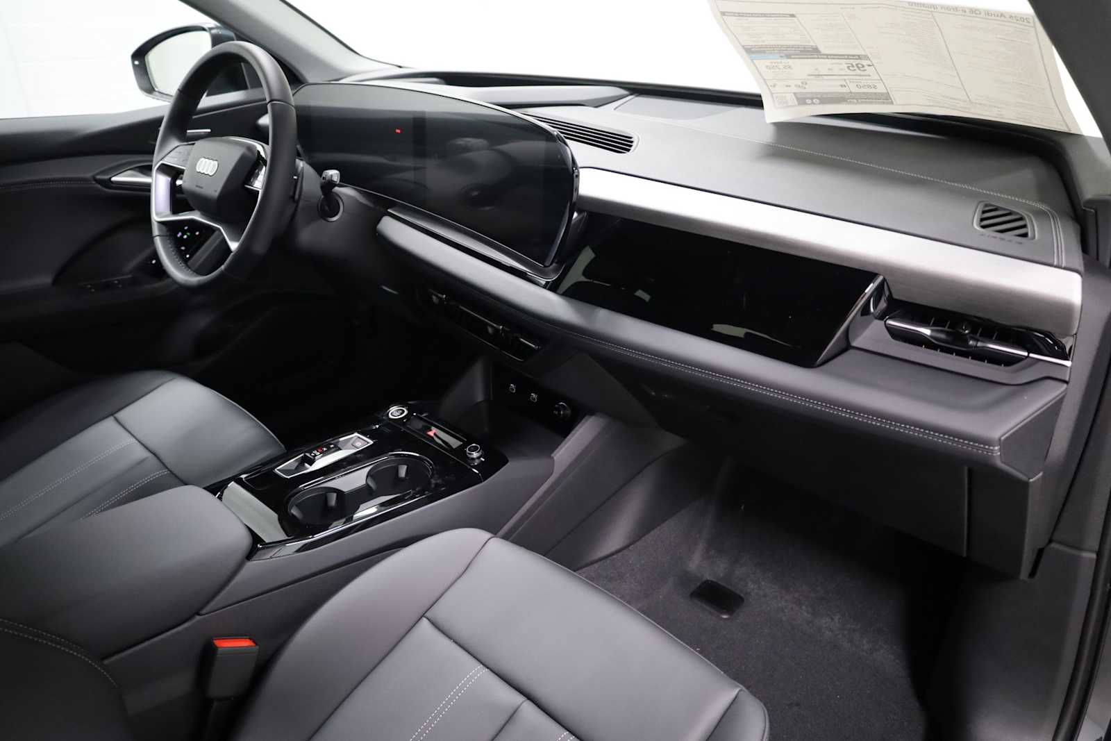 Thumbnail: 2025 Audi Q6 e-tron - 6
