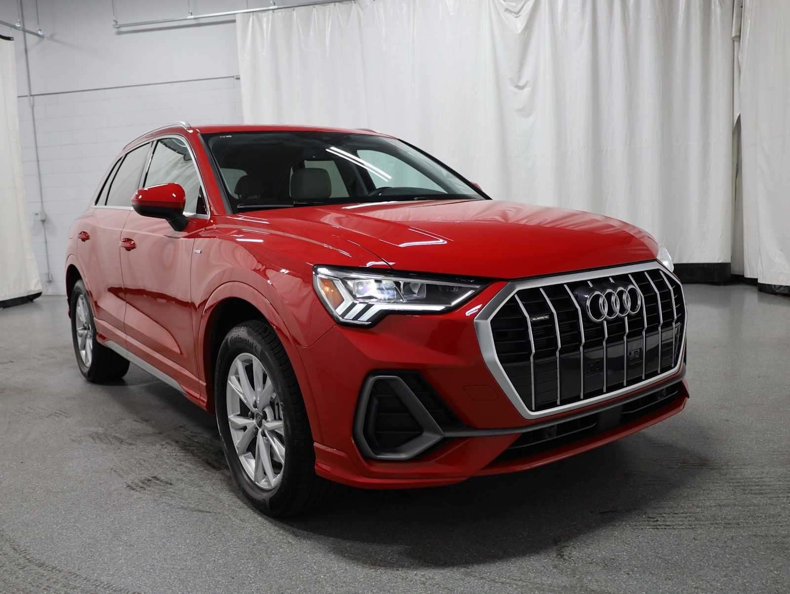 Thumbnail: 2025 Audi Q3 - 13