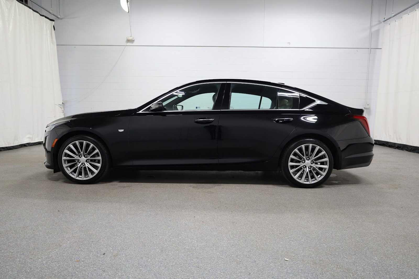 Thumbnail: 2023 Cadillac CT5 - 2