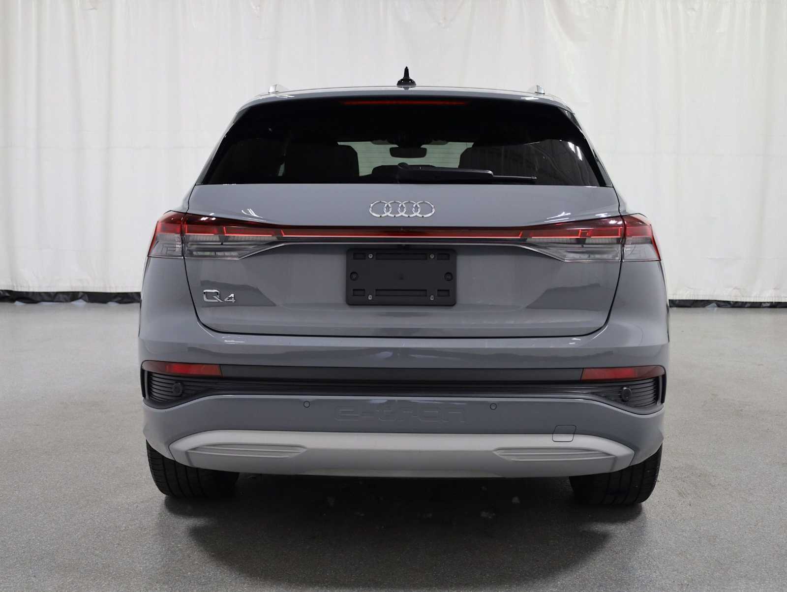 Thumbnail: 2023 Audi Q4 e-tron - 7