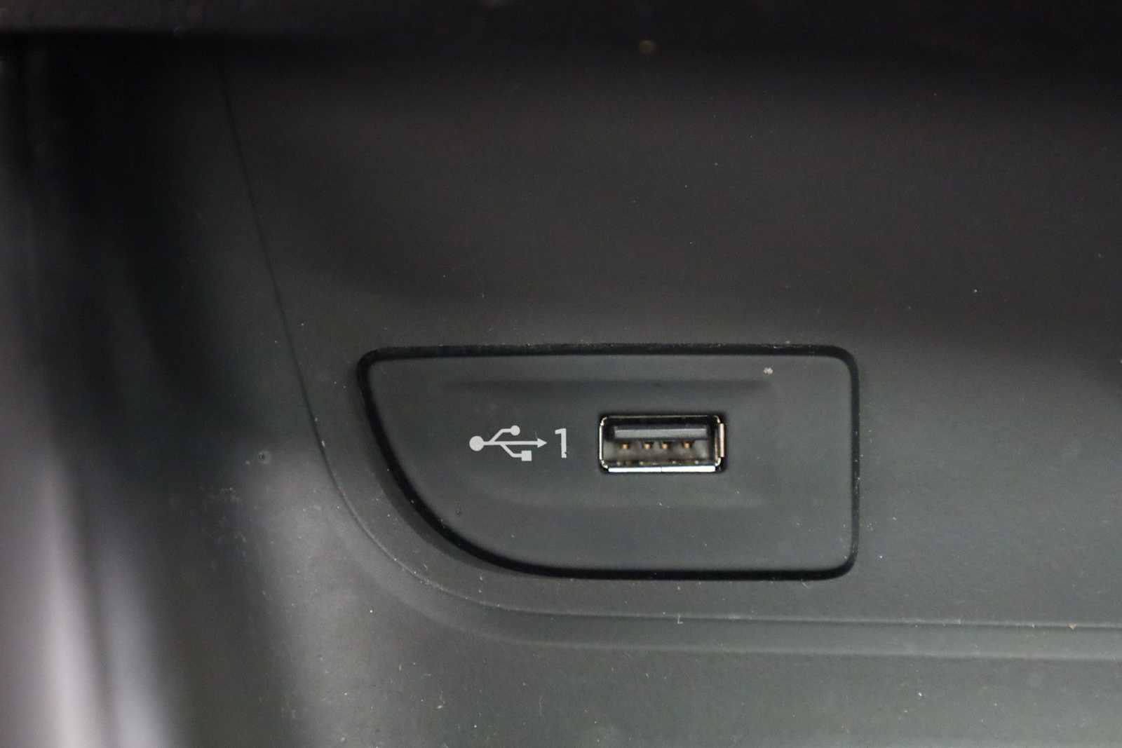 Thumbnail: 2018 Audi RS 3 - 34