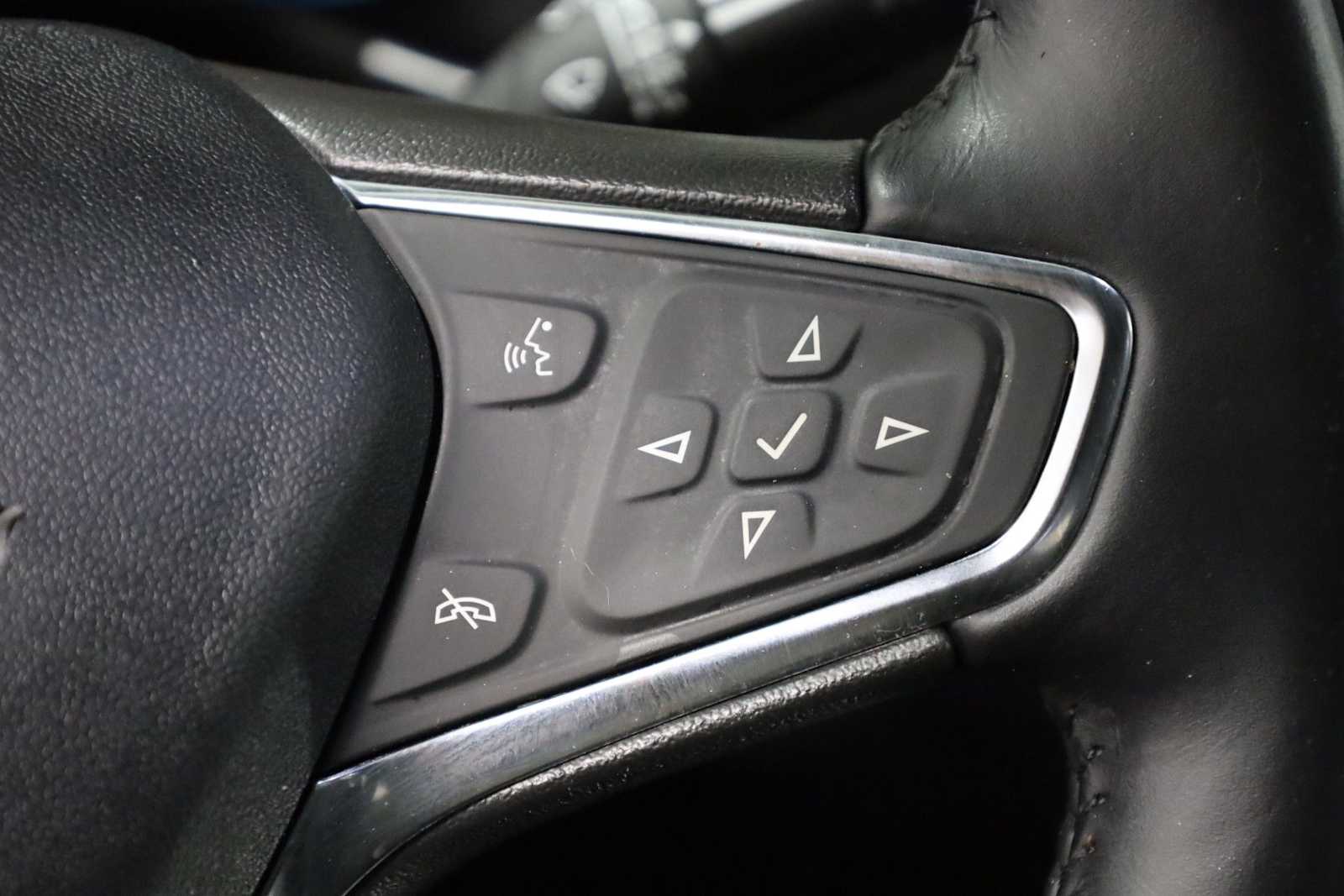 Thumbnail: 2021 Chevrolet Equinox - 24