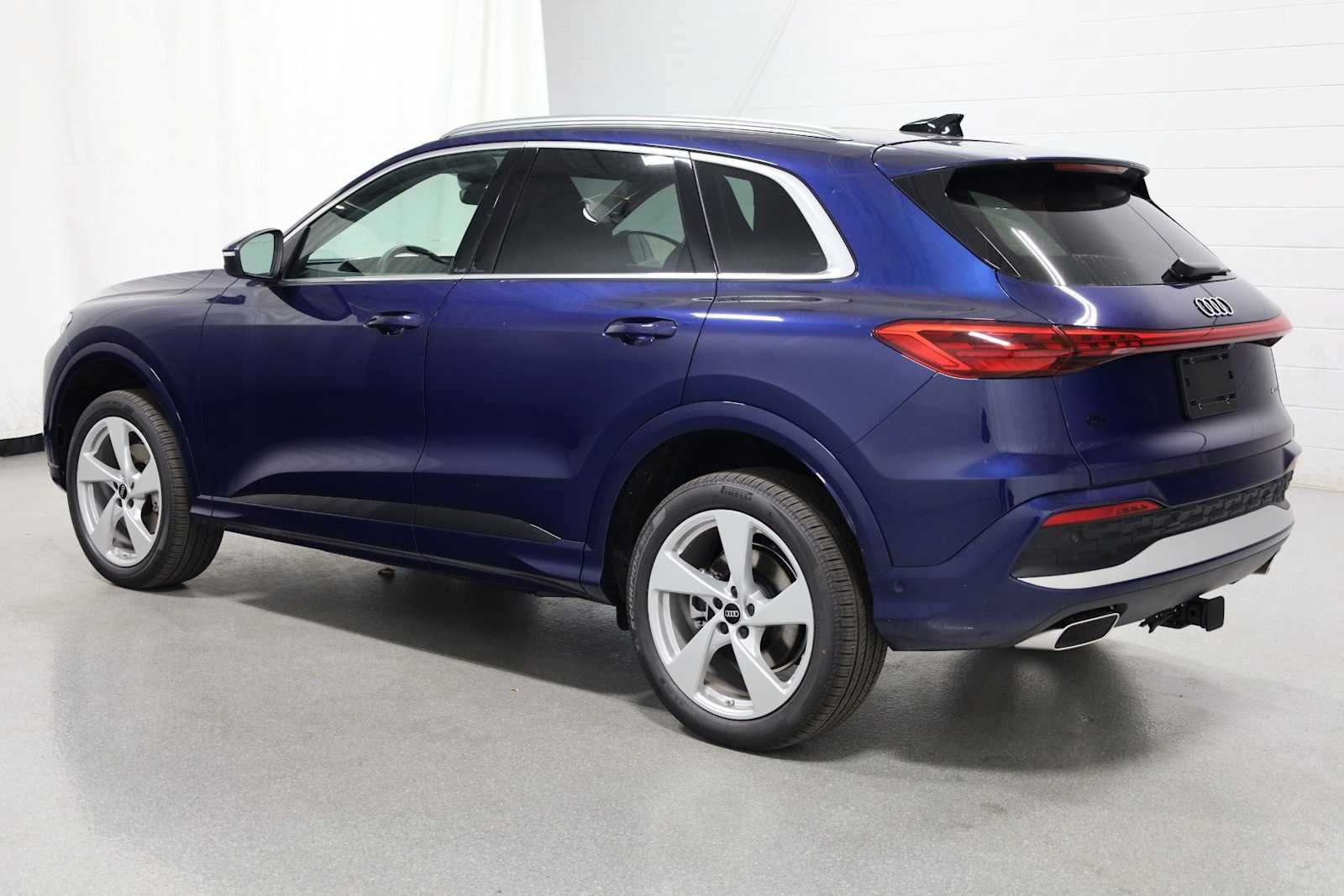 Thumbnail: 2025 Audi Q5 - 3