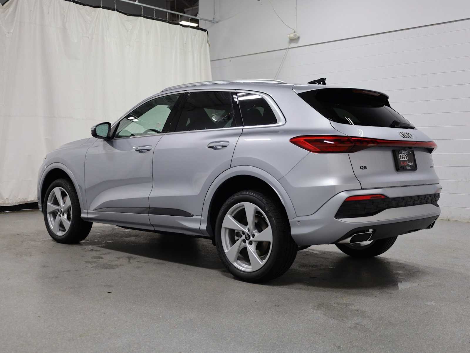 Thumbnail: 2026 Audi Q5 - 3