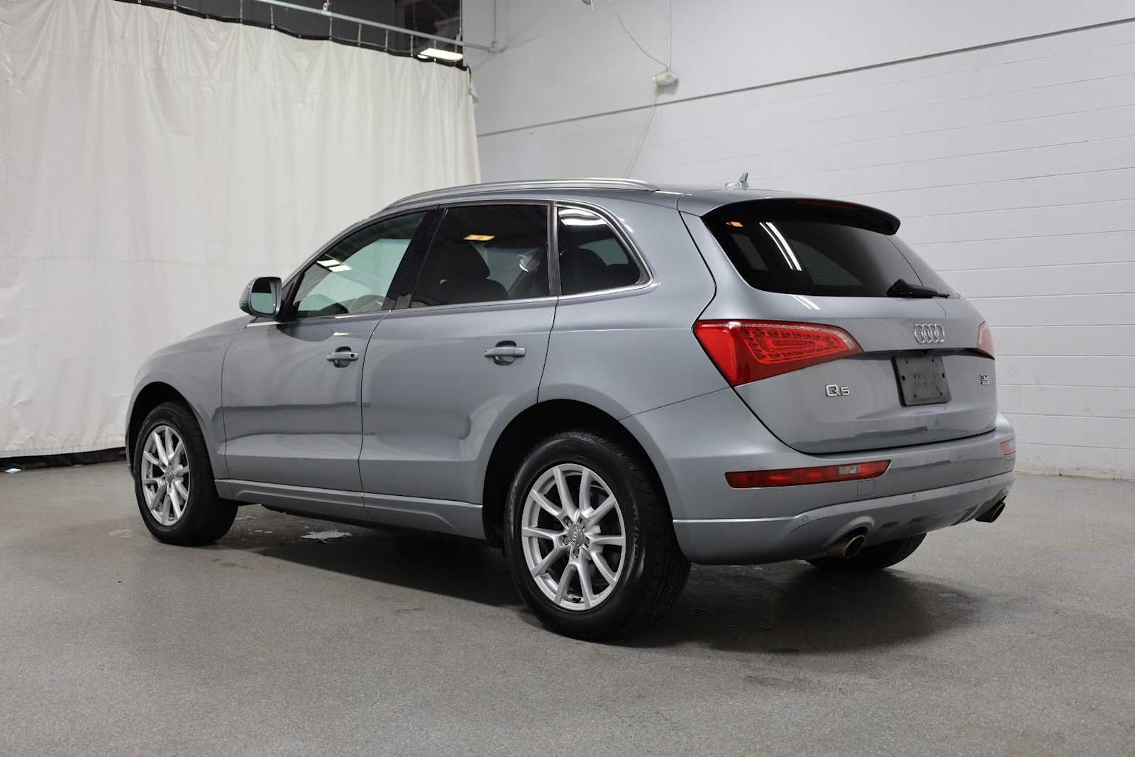 Thumbnail: 2010 Audi Q5 - 3