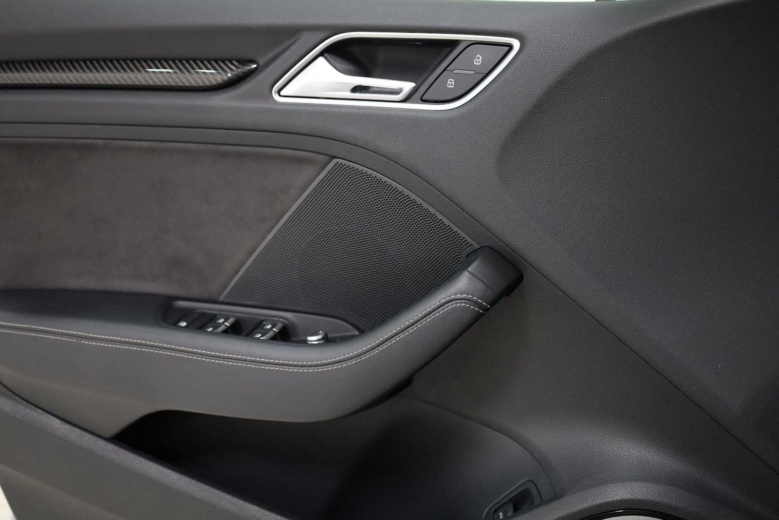 Thumbnail: 2018 Audi RS 3 - 17