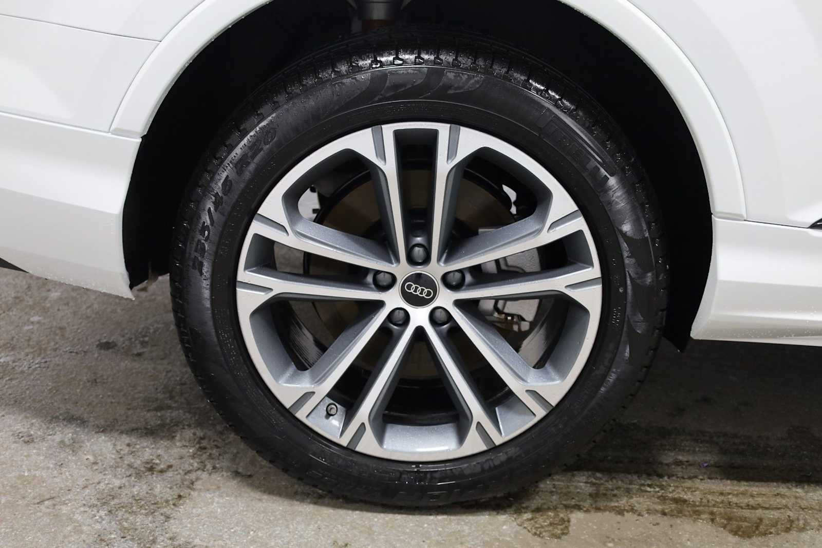 Thumbnail: 2026 Audi Q7 - 36