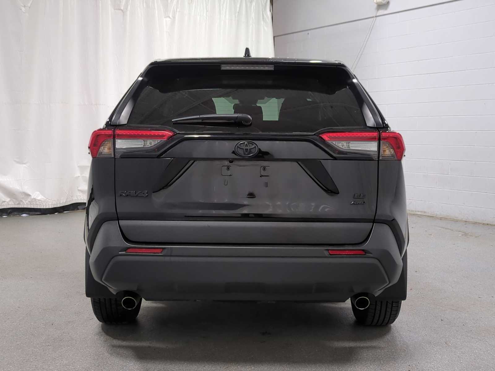 Thumbnail: 2022 Toyota RAV4 - 7