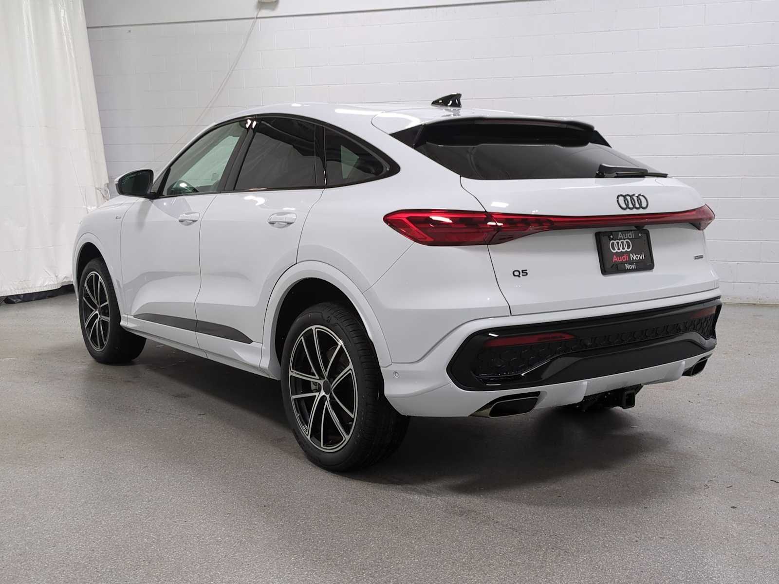 Thumbnail: 2026 Audi Q5 - 4
