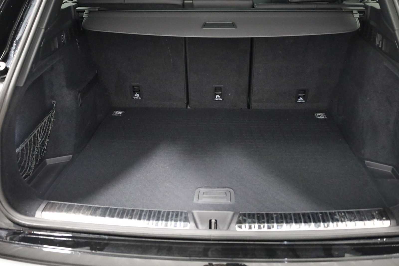 Thumbnail: 2025 Audi SQ5 - 38