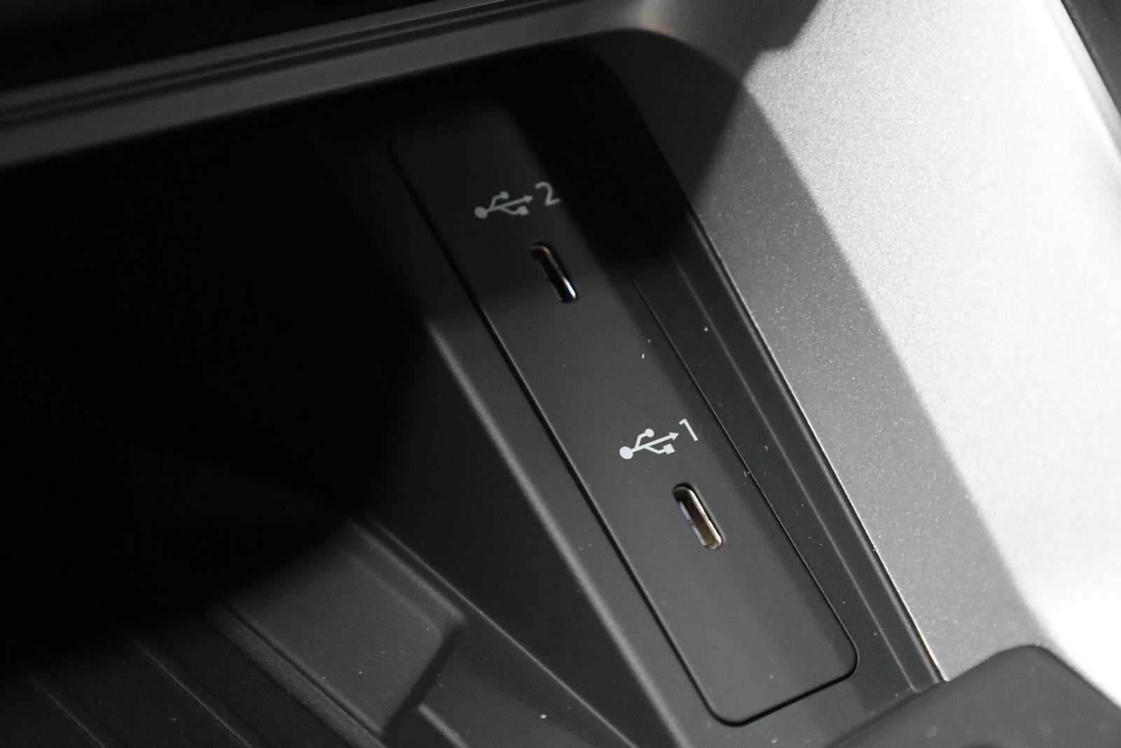 Thumbnail: 2025 Audi Q3 - 31