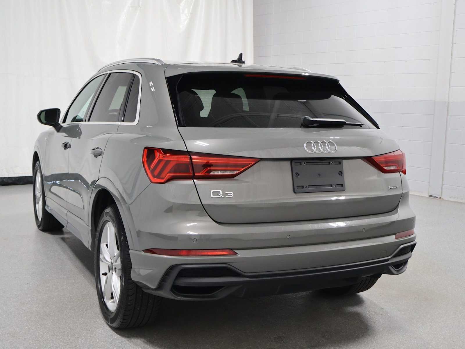 Thumbnail: 2023 Audi Q3 - 3
