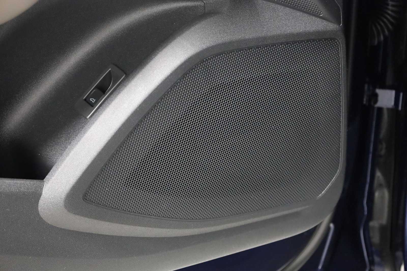 Thumbnail: 2025 Audi Q5 - 17