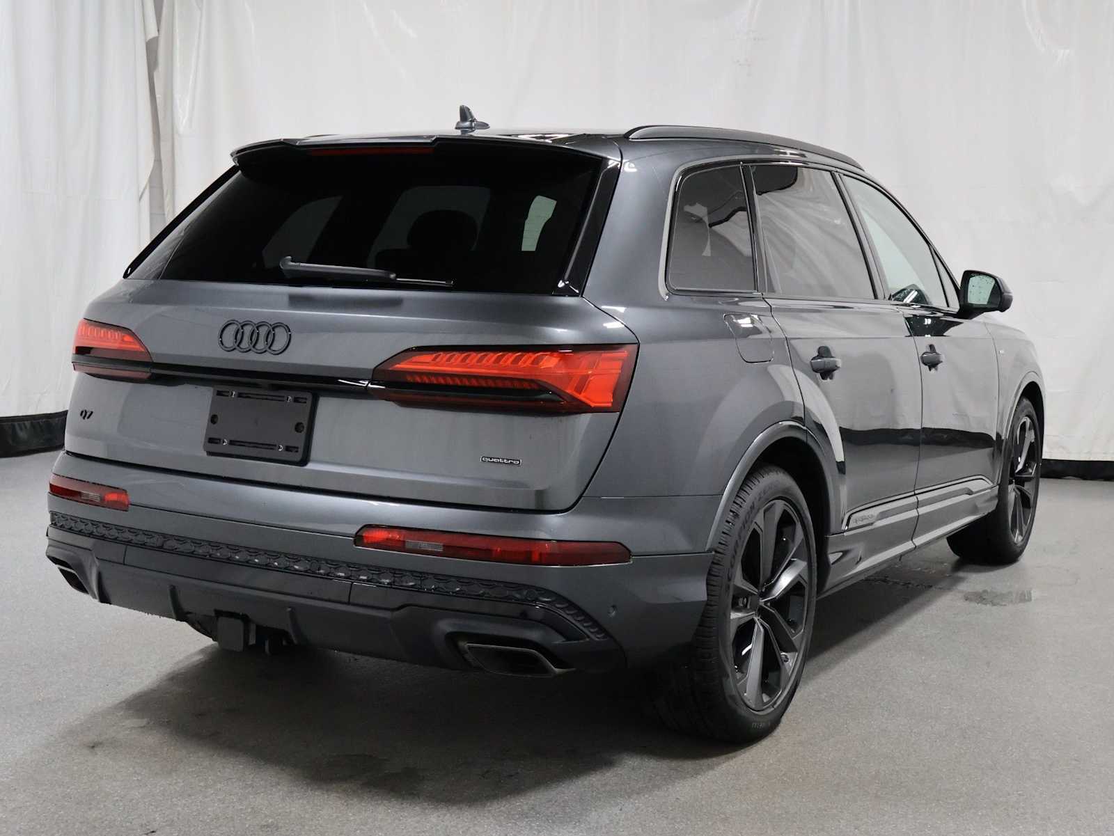 Thumbnail: 2026 Audi Q7 - 9