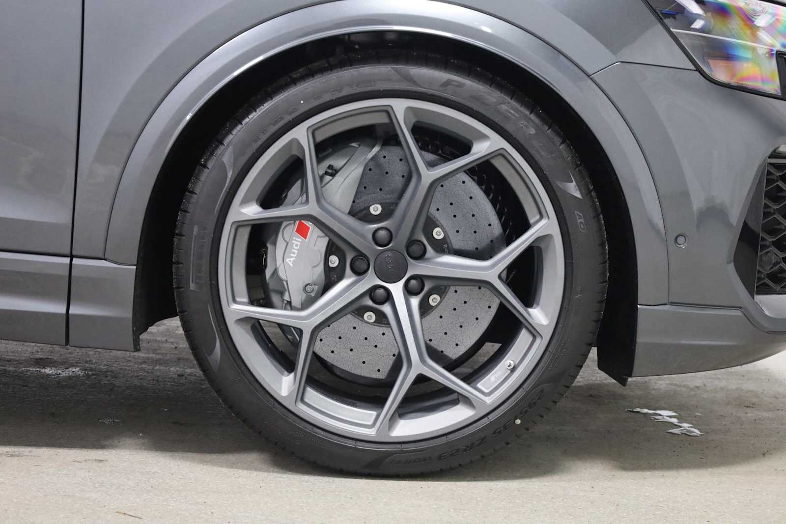 Thumbnail: 2026 Audi RS Q8 - 11