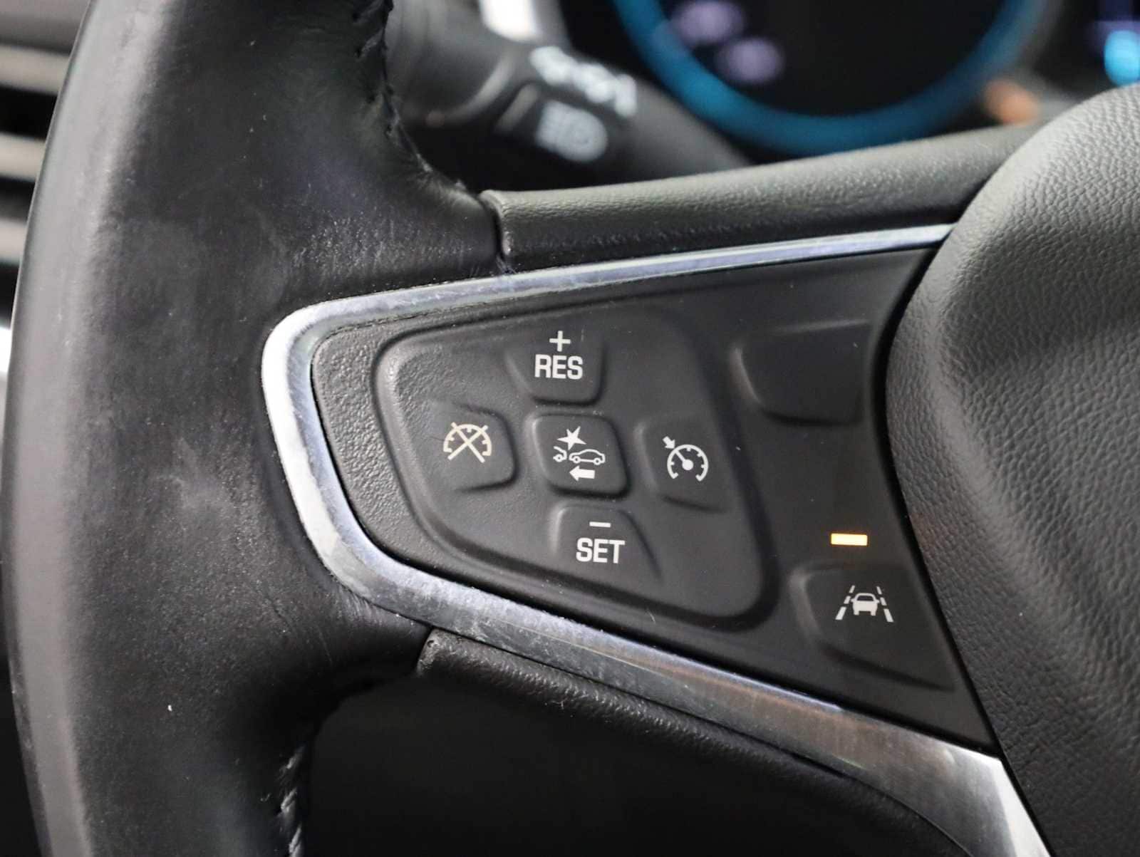 Thumbnail: 2017 Chevrolet Malibu - 24