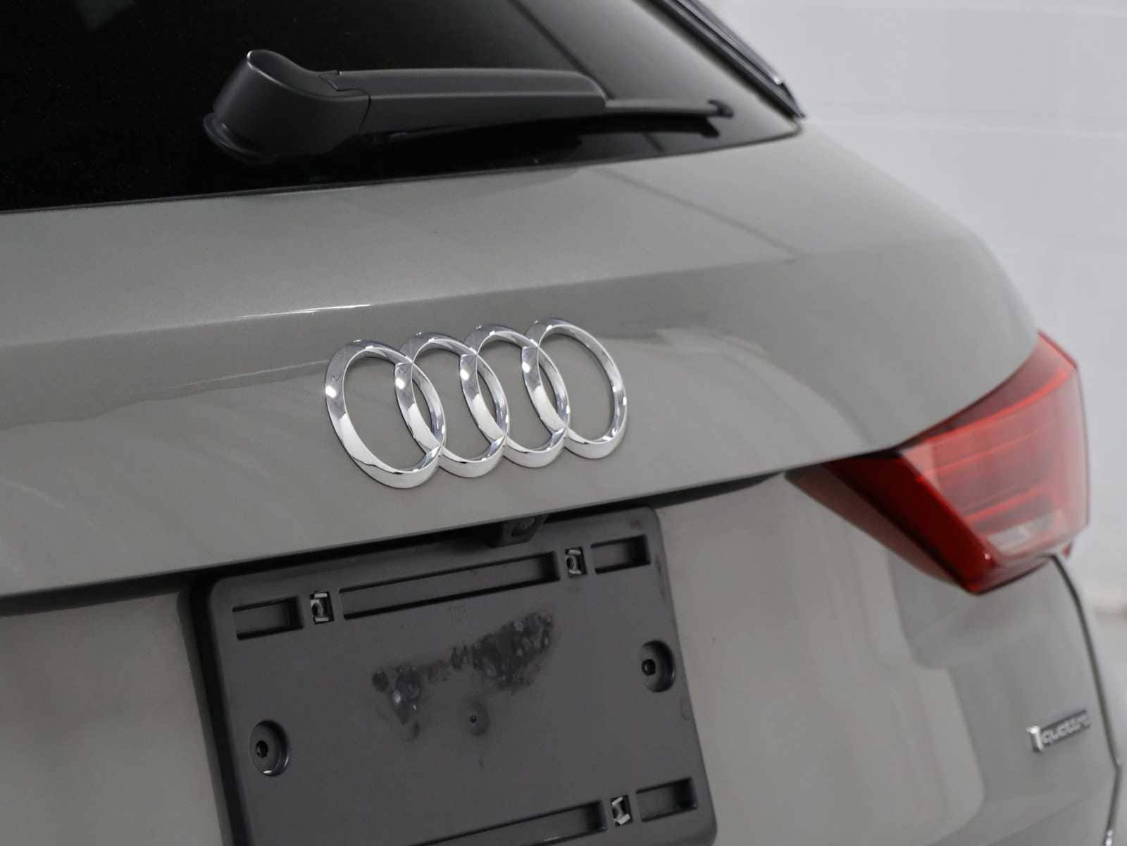 Thumbnail: 2023 Audi Q3 - 8
