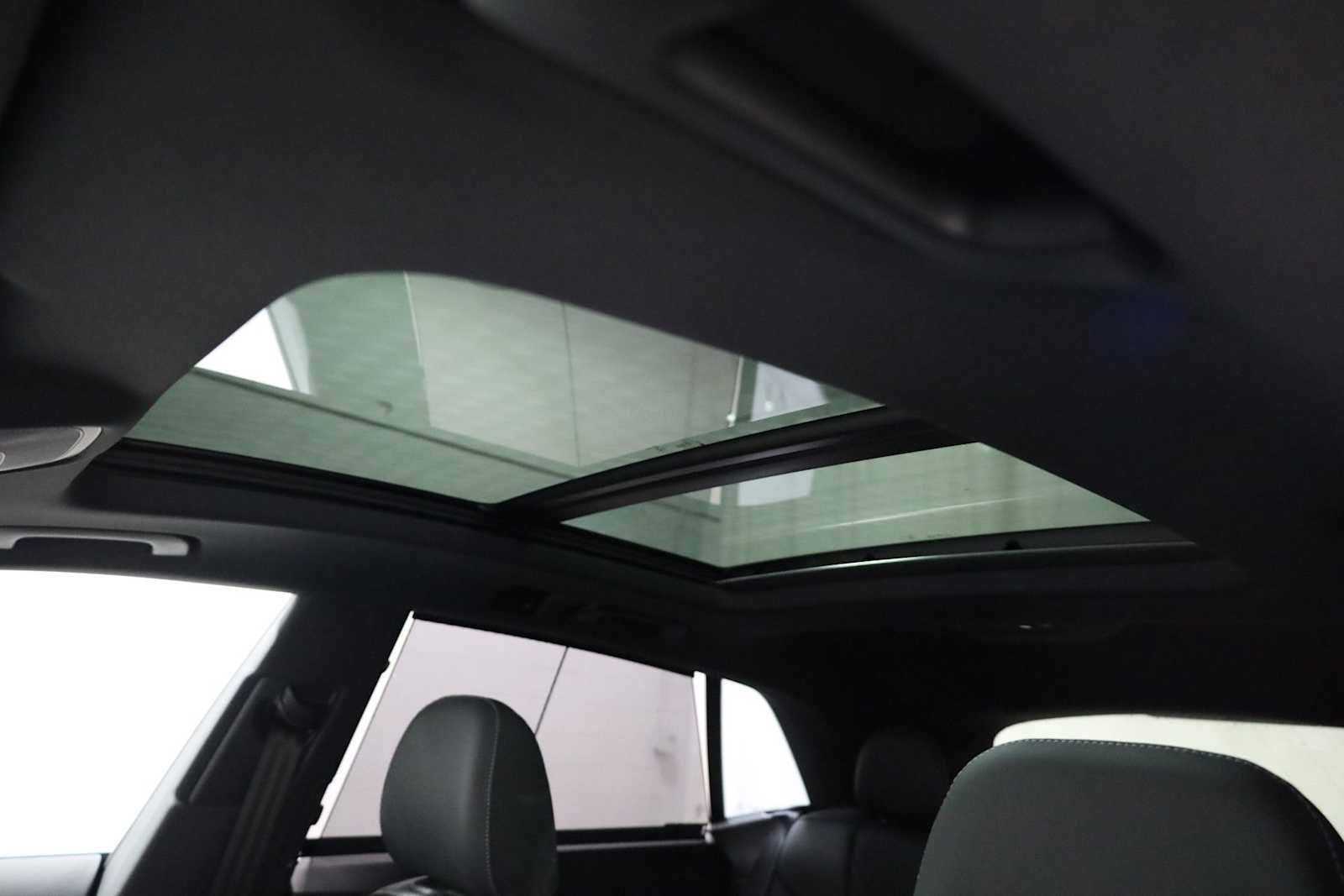 Thumbnail: 2026 Audi Q8 - 19