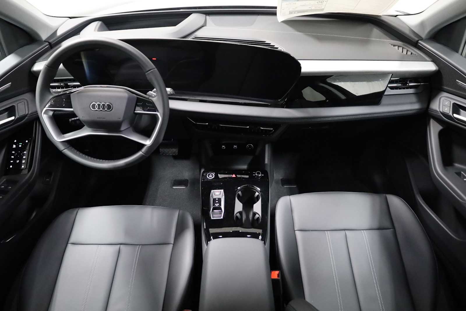 Thumbnail: 2025 Audi Q6 e-tron - 23