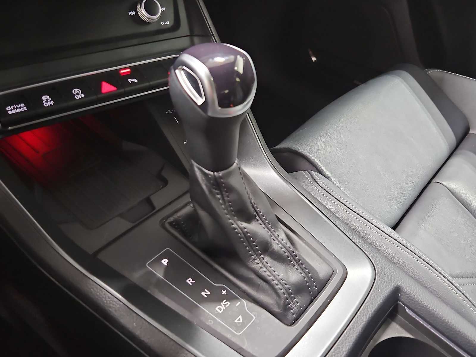 Thumbnail: 2023 Audi Q3 - 27