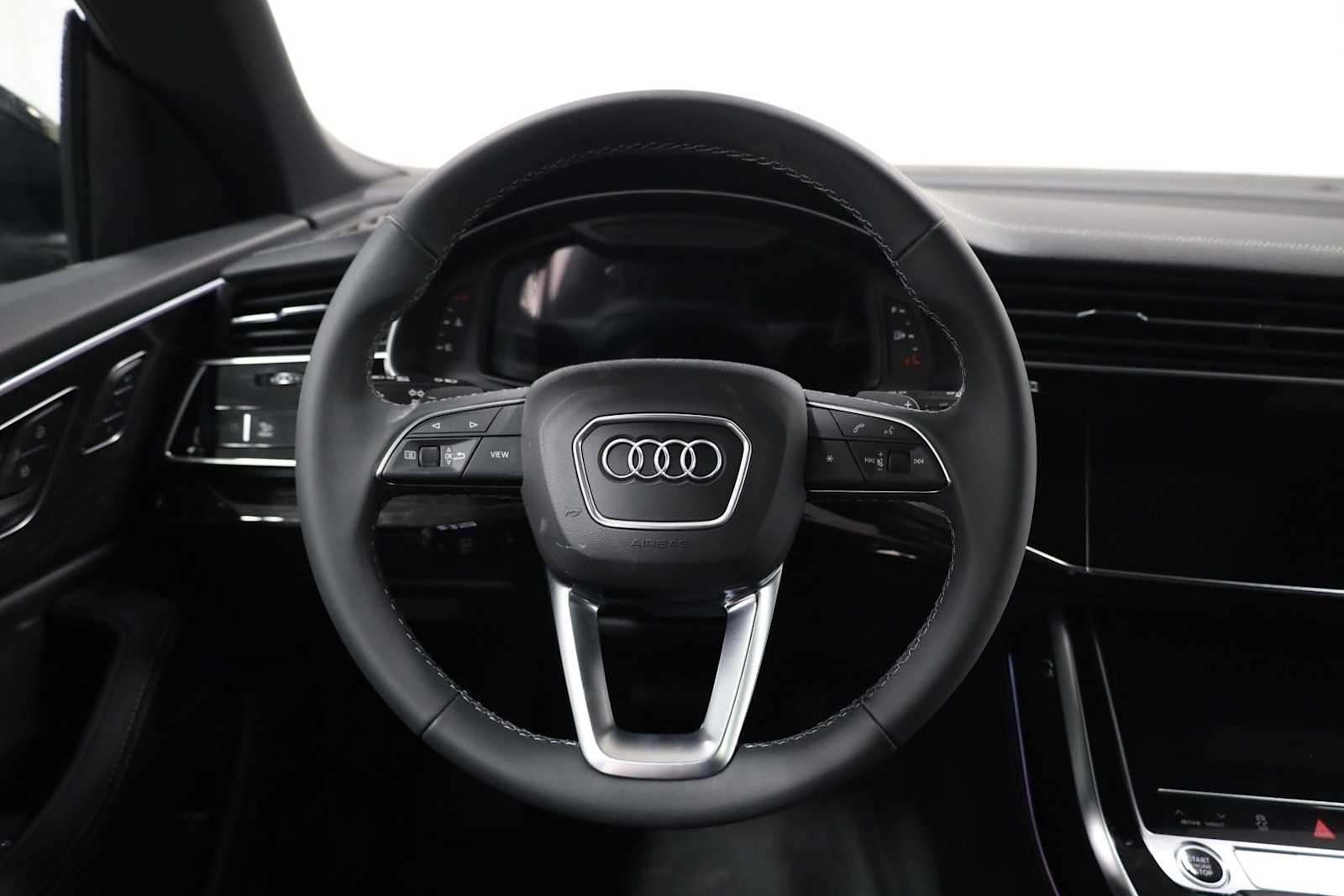 Thumbnail: 2026 Audi Q8 - 23