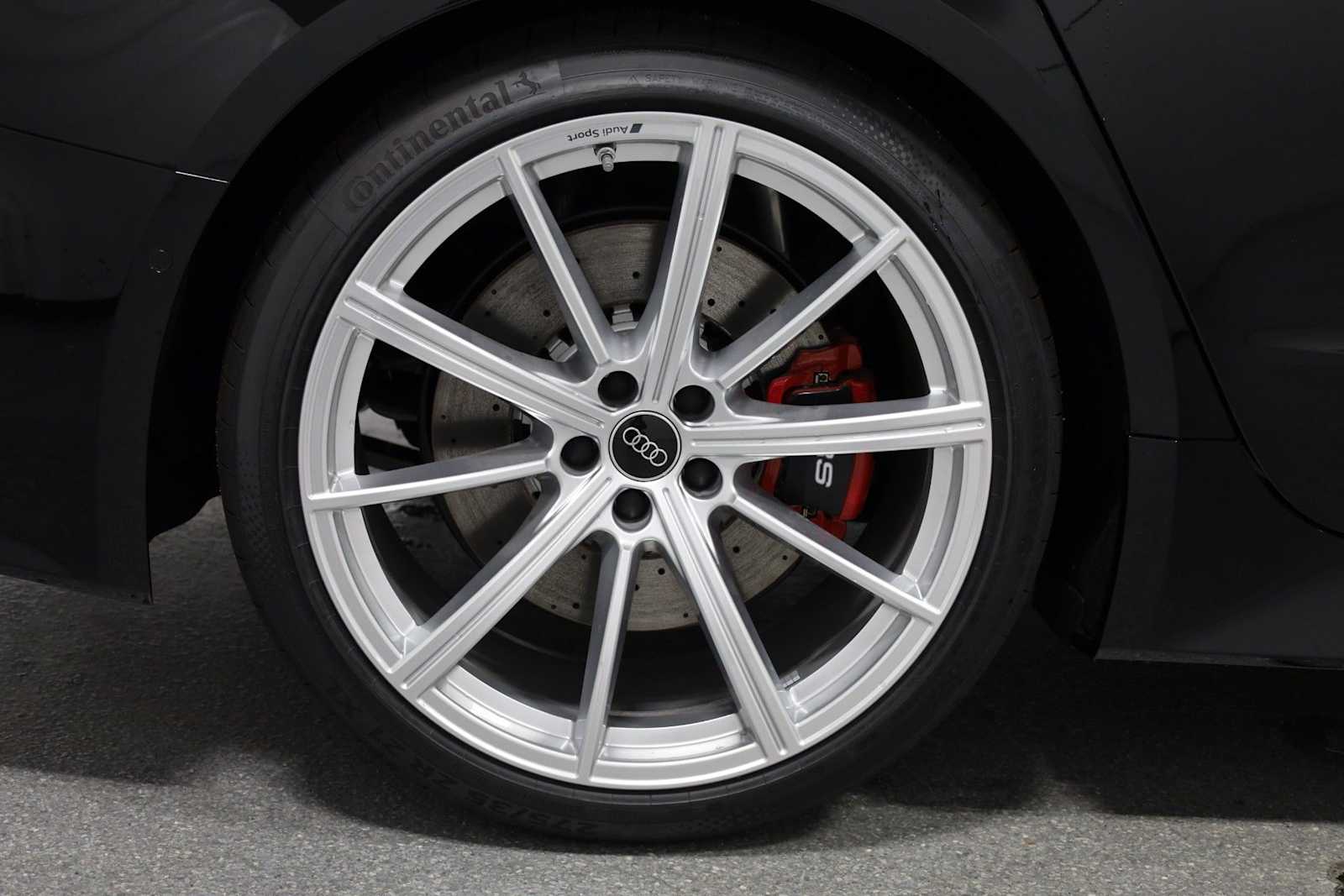 Thumbnail: 2026 Audi RS 7 - 32