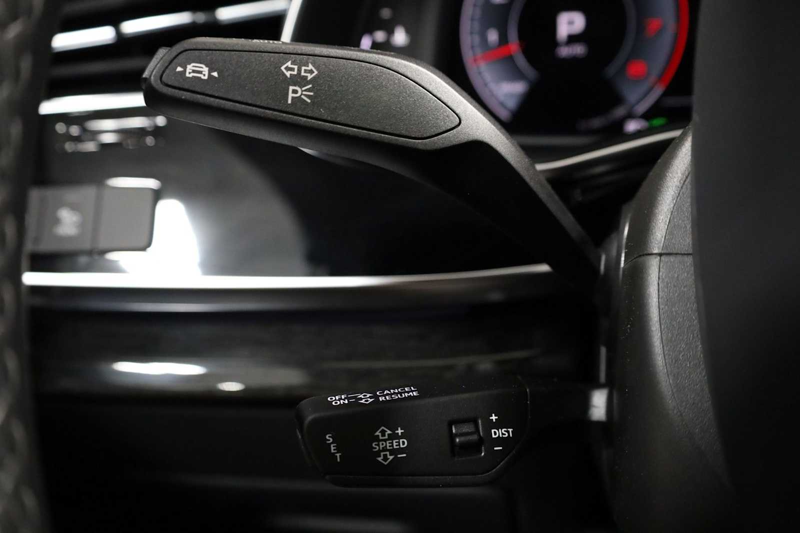 Thumbnail: 2025 Audi Q8 - 28