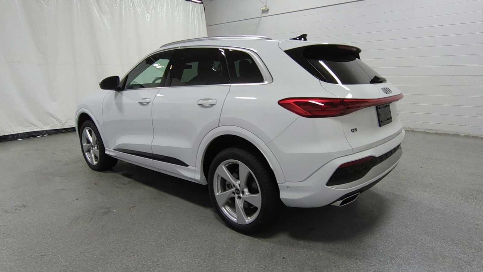 Thumbnail: 2025 Audi Q5 - 5