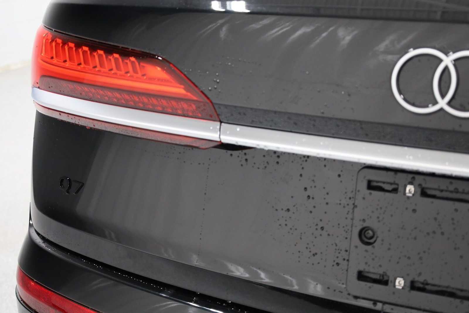 Thumbnail: 2026 Audi Q7 - 8