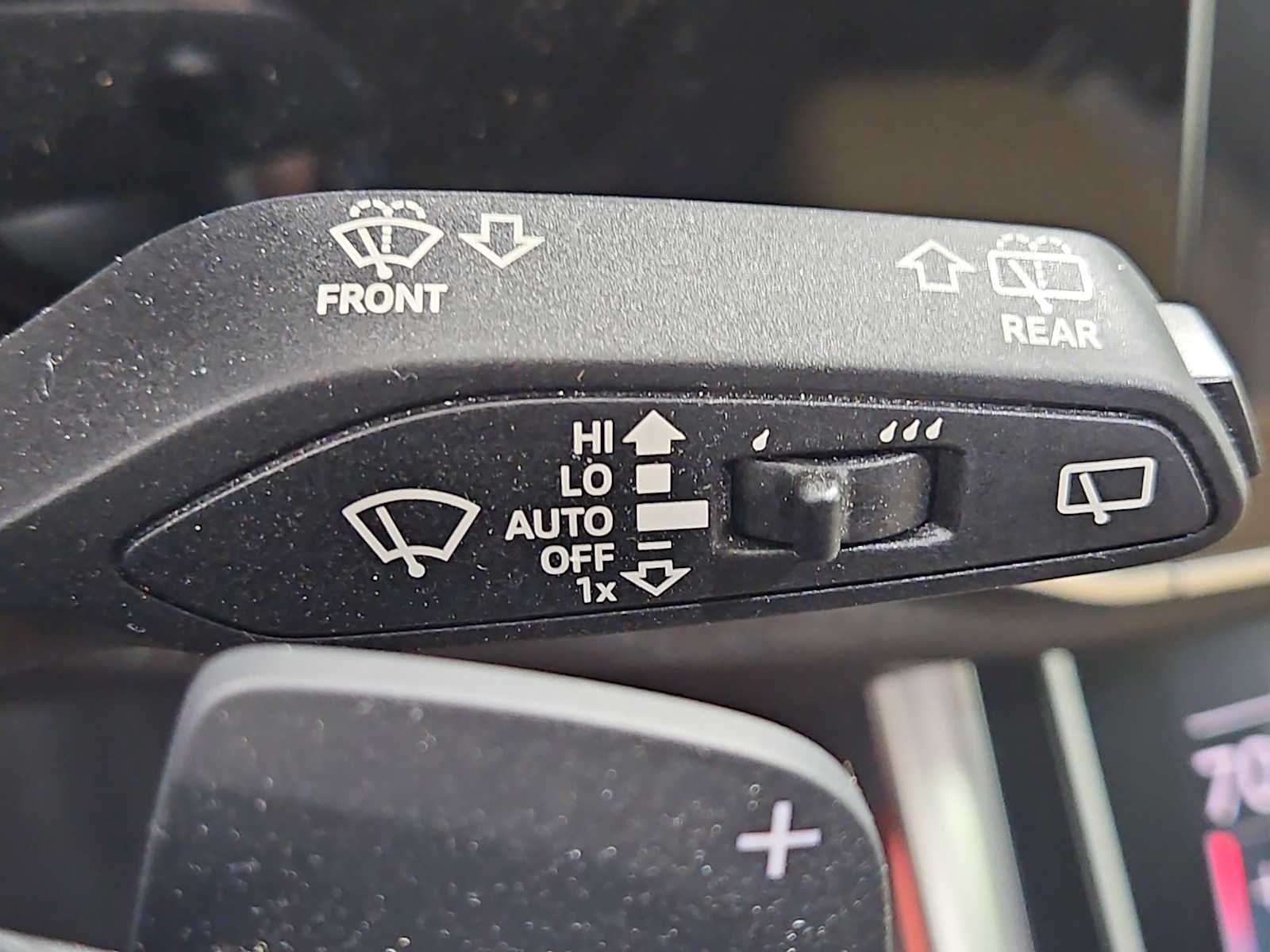 Thumbnail: 2023 Audi Q8 - 28