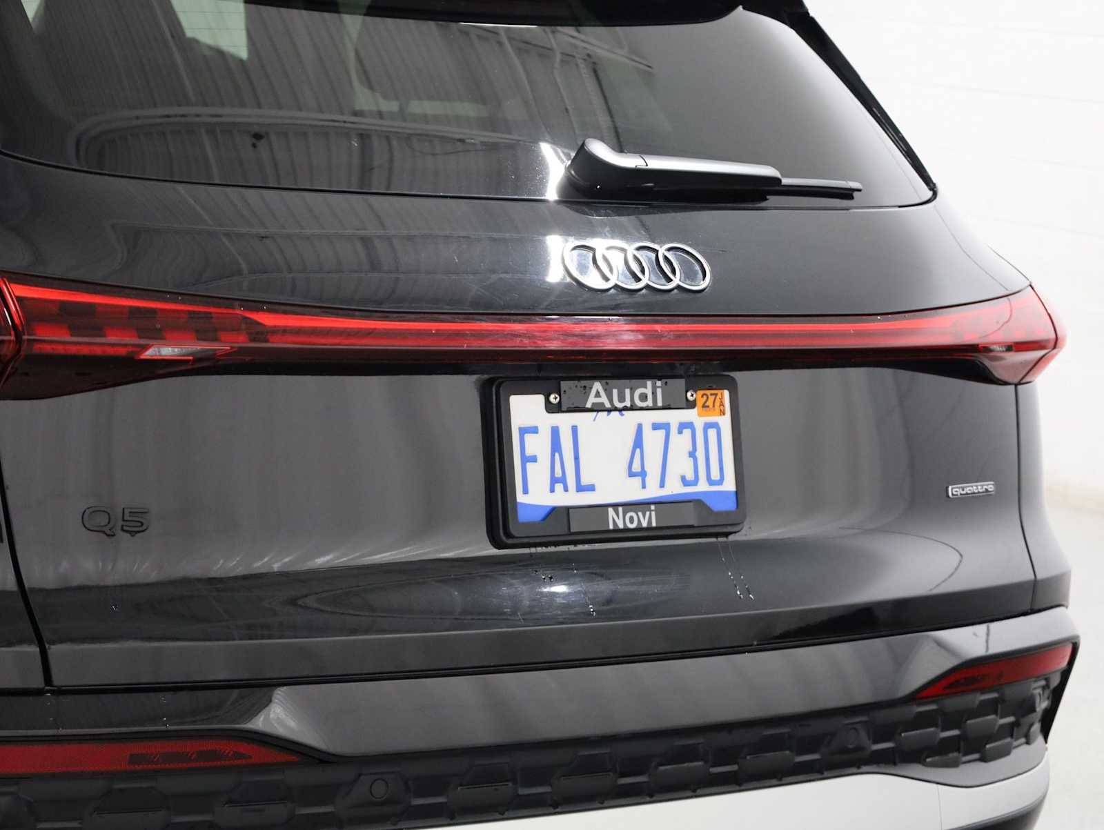 Thumbnail: 2025 Audi Q5 - 8
