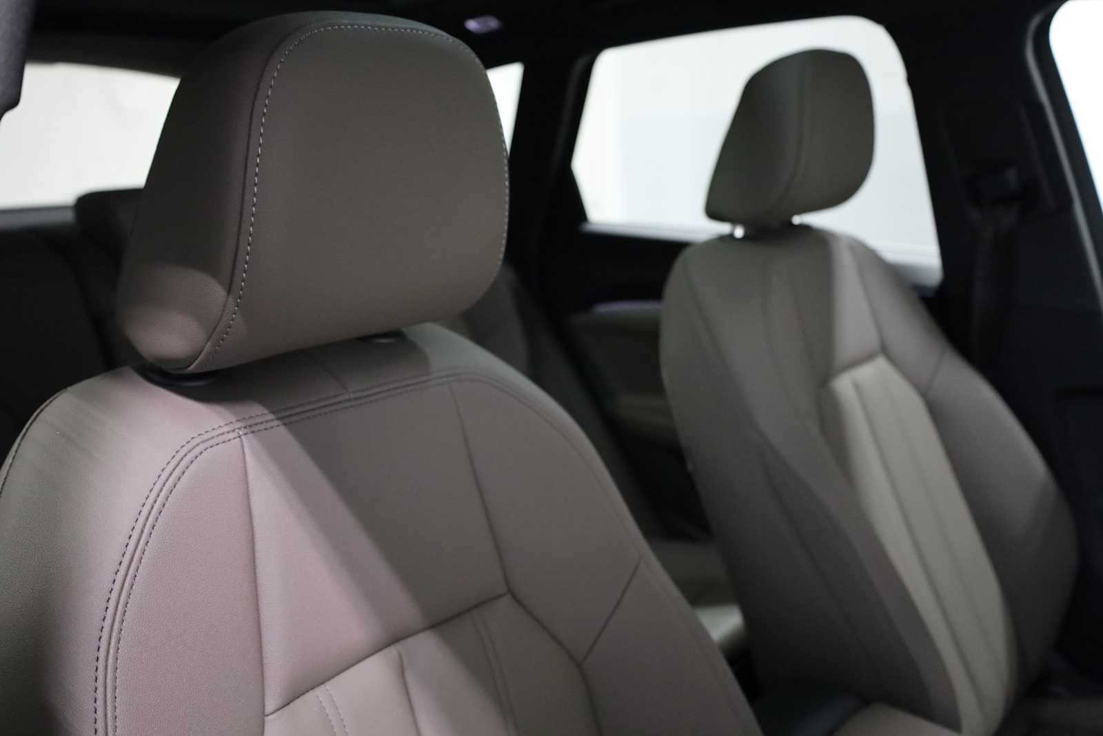 Thumbnail: 2025 Audi Q5 - 21