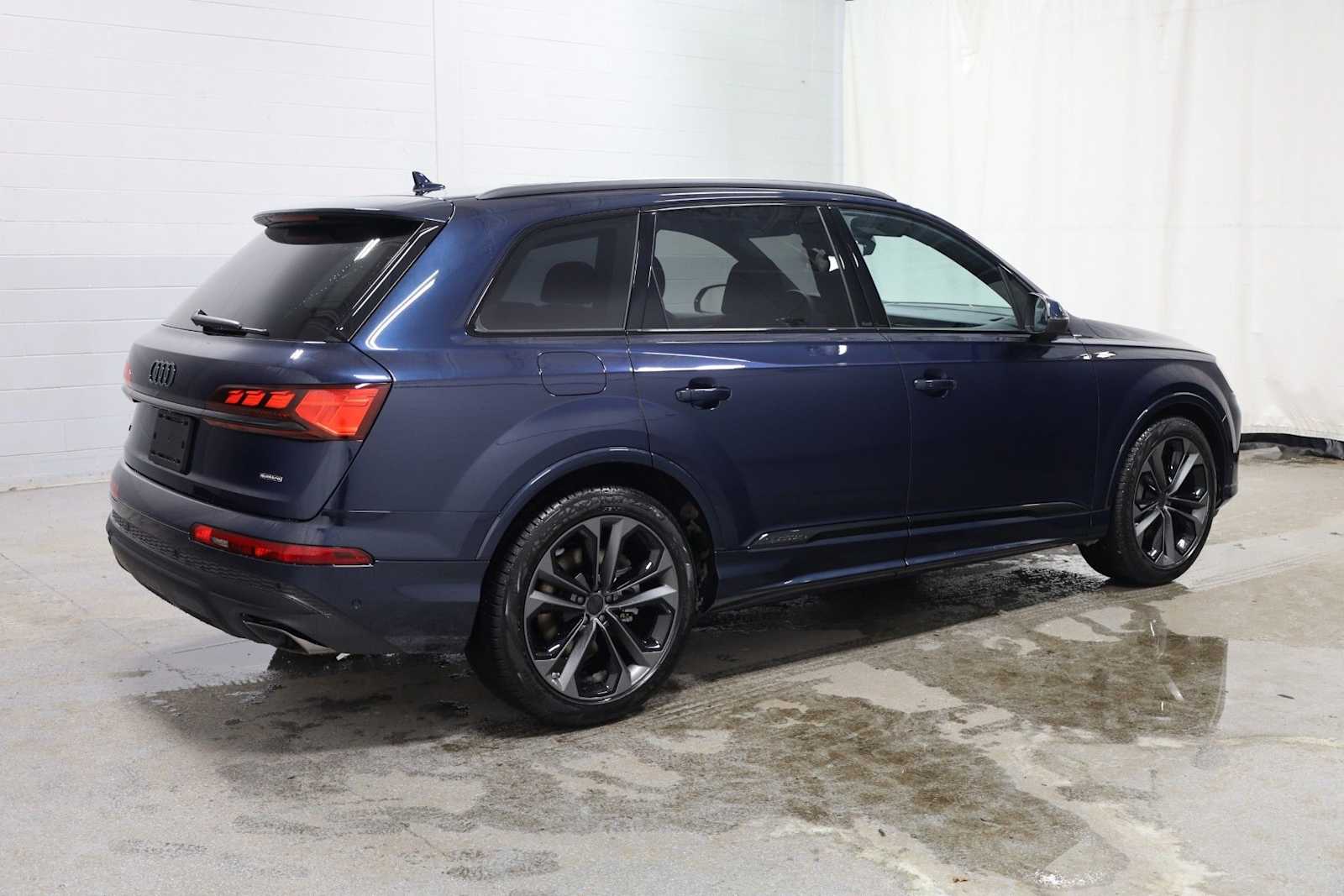 Thumbnail: 2026 Audi Q7 - 9