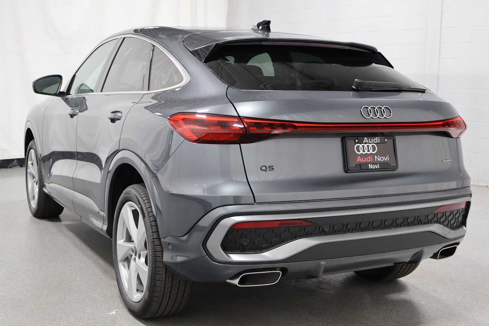 Thumbnail: 2026 Audi Q5 - 3
