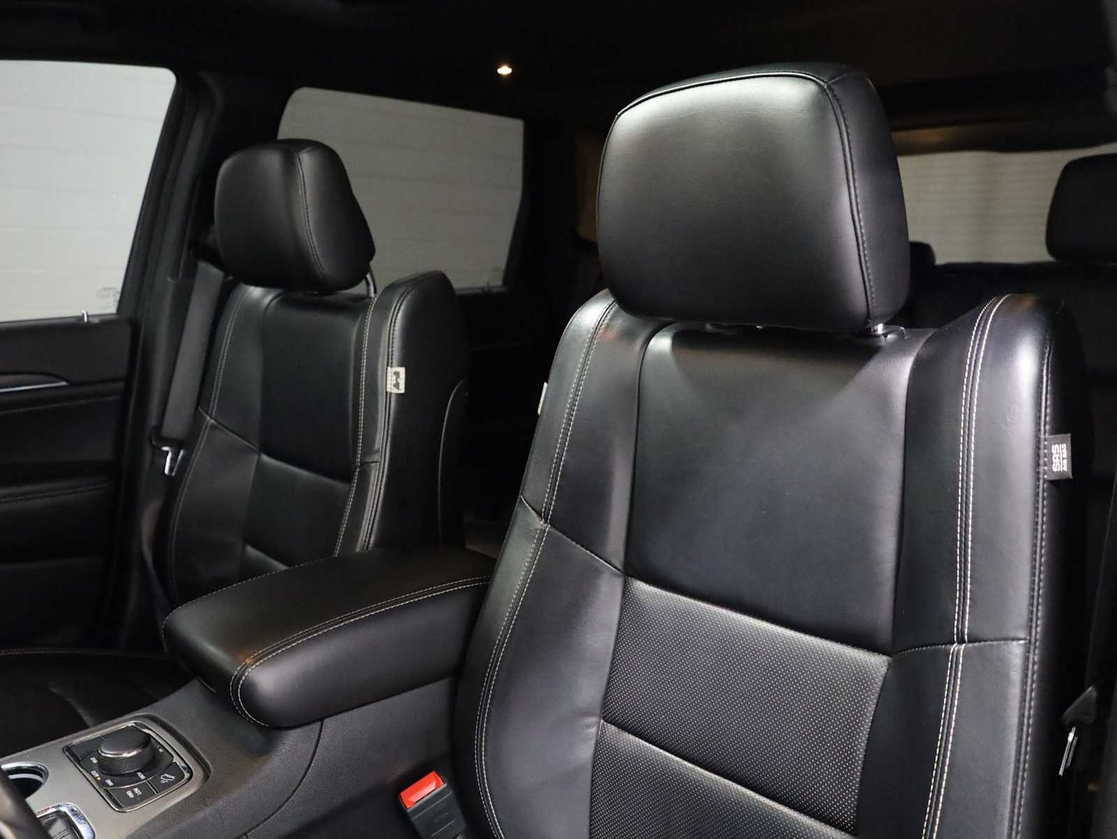 Thumbnail: 2021 Jeep Grand Cherokee - 18