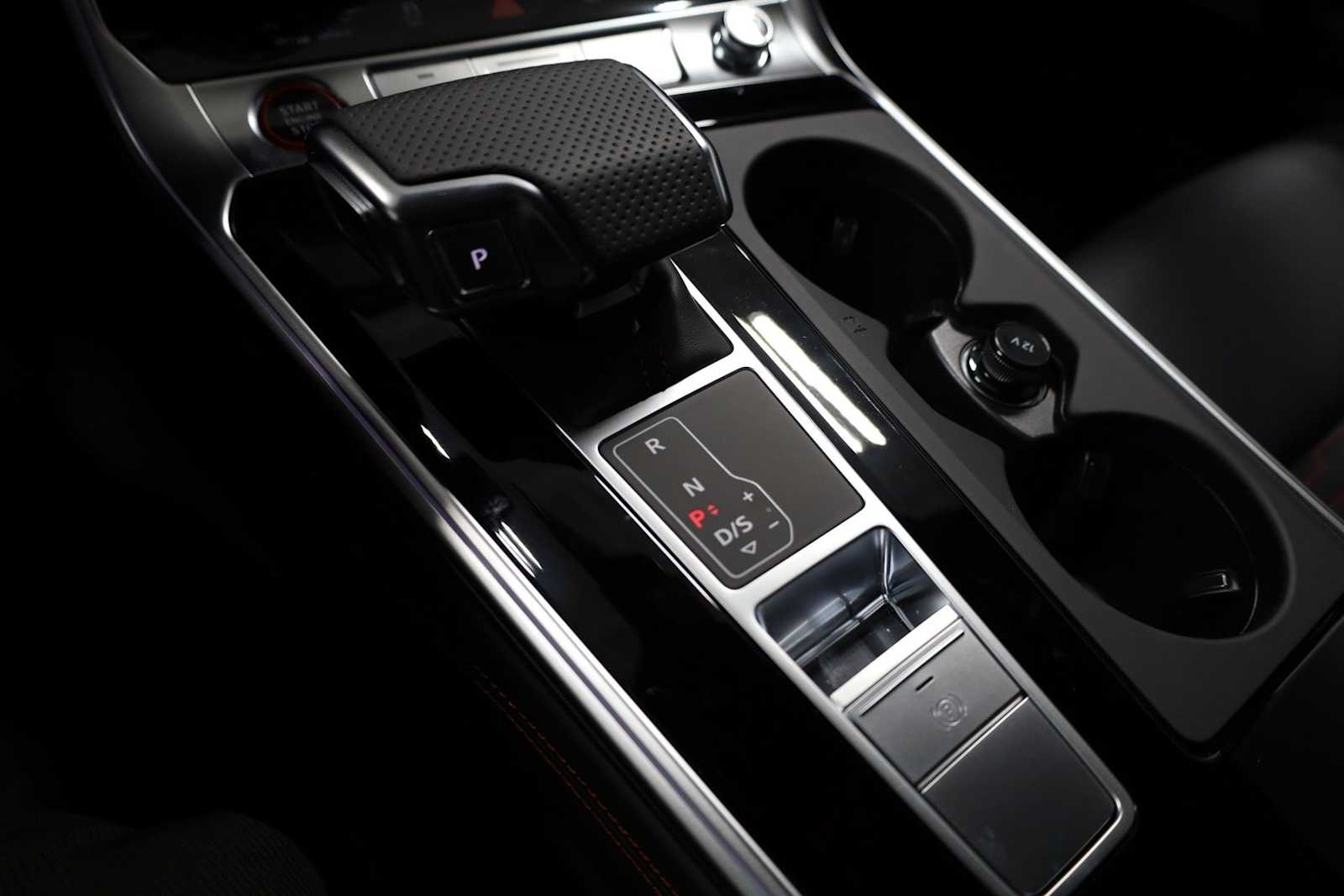 Thumbnail: 2026 Audi RS 7 - 27