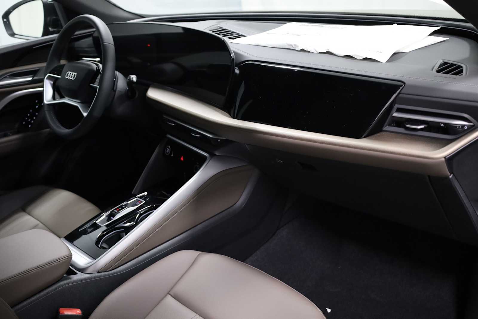 Thumbnail: 2025 Audi Q5 - 6