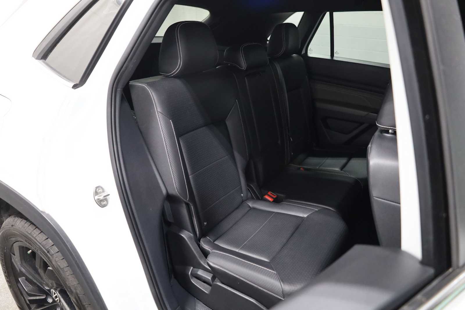 Thumbnail: 2023 Volkswagen Atlas - 32