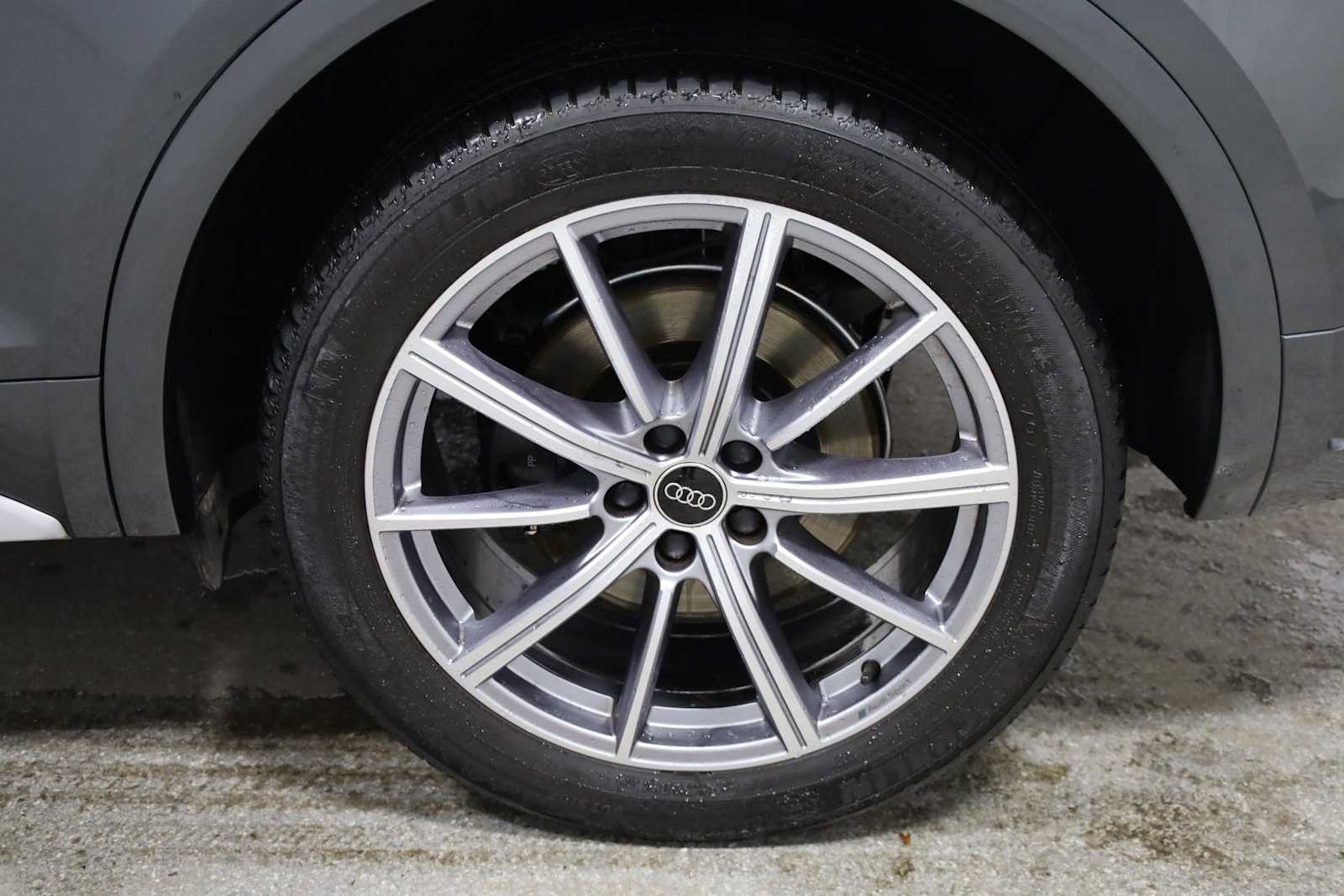 Thumbnail: 2023 Audi SQ5 - 37