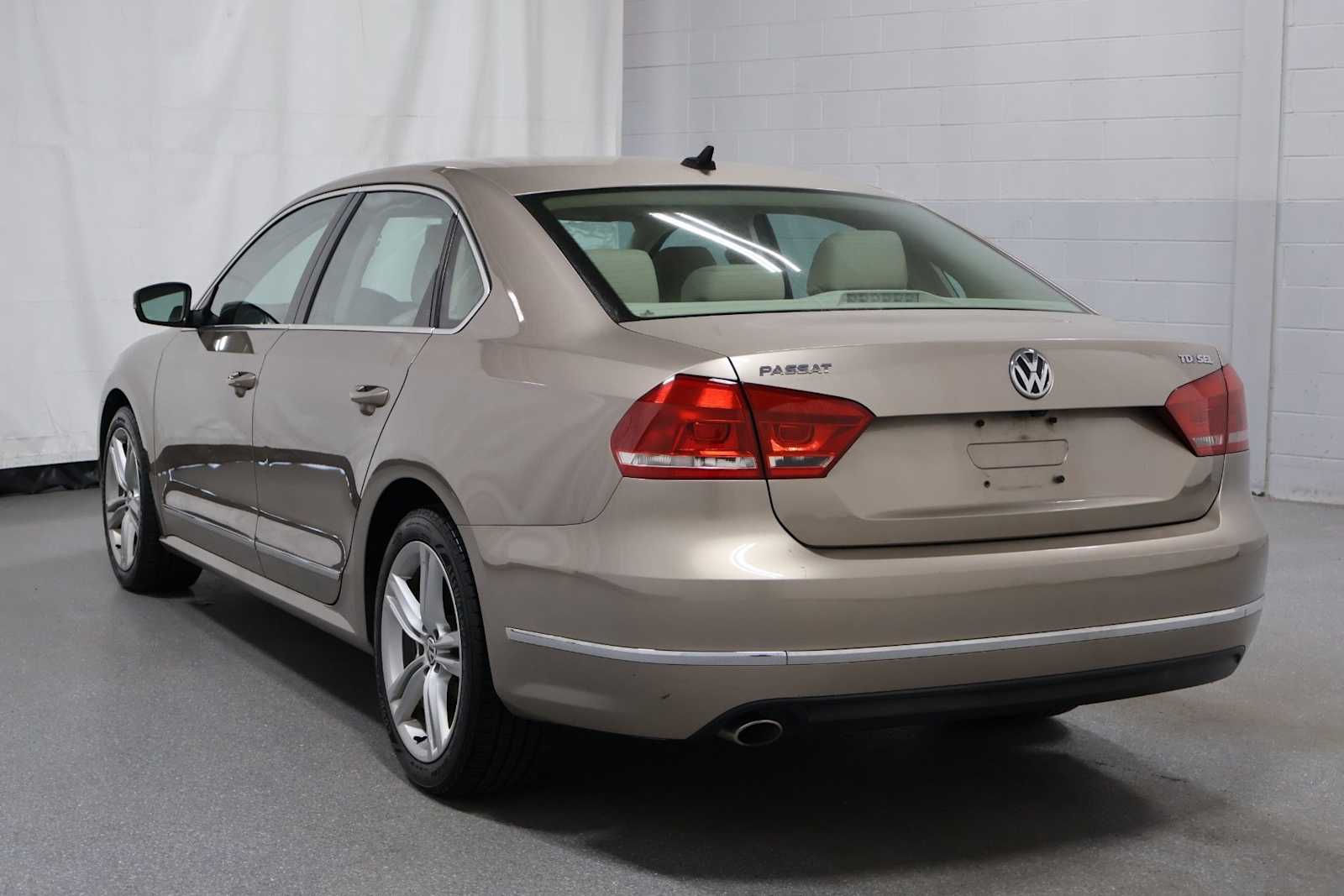 Thumbnail: 2015 Volkswagen Passat - 3
