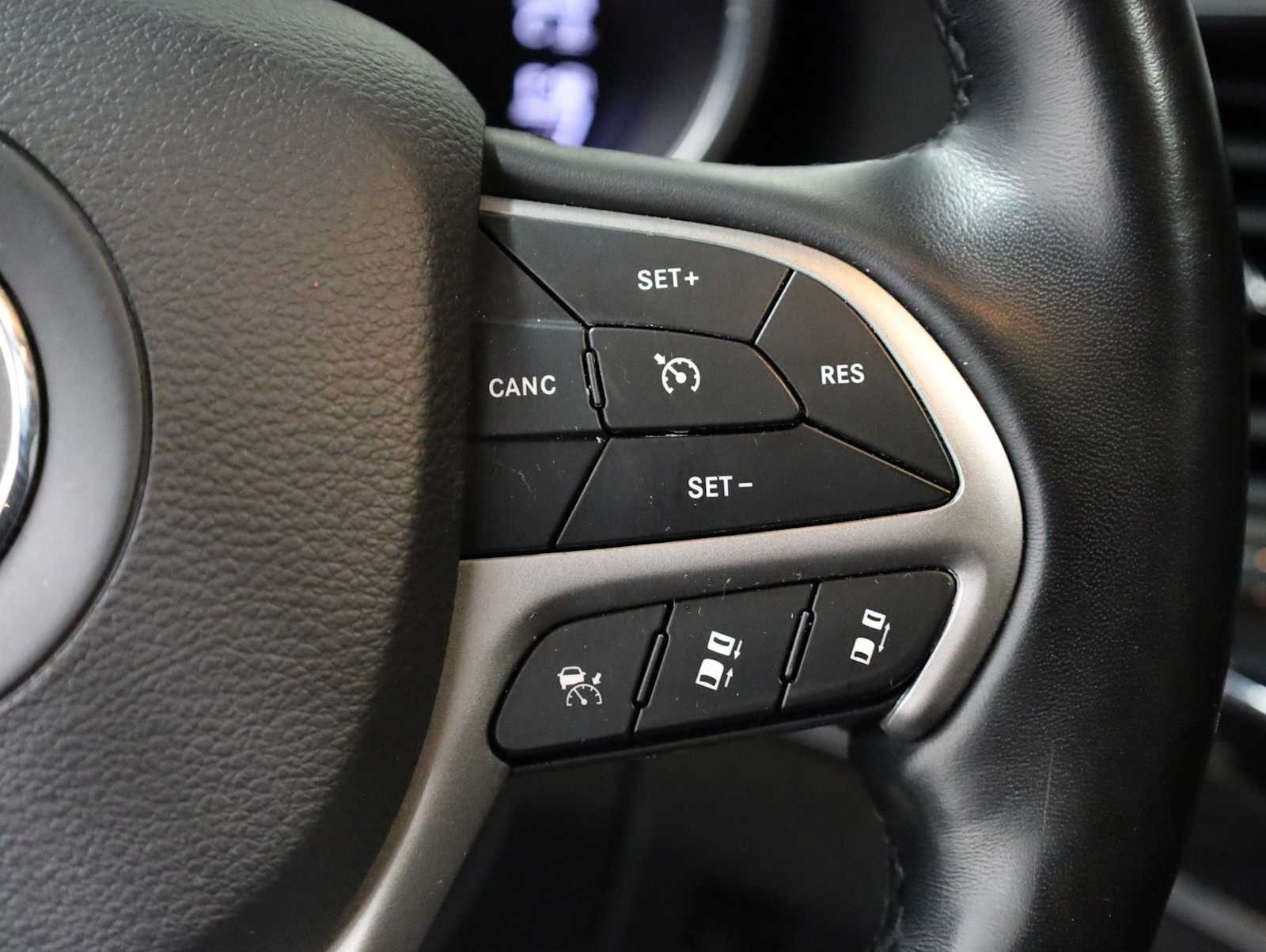 Thumbnail: 2021 Jeep Grand Cherokee - 26