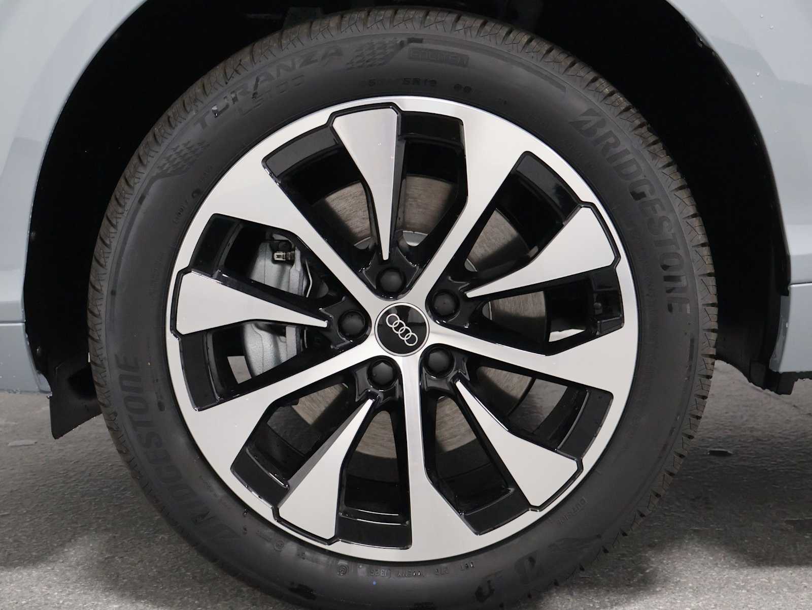 Thumbnail: 2026 Audi Q3 - 35