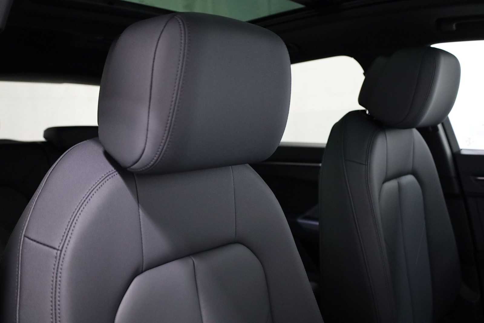 Thumbnail: 2025 Audi Q3 - 20