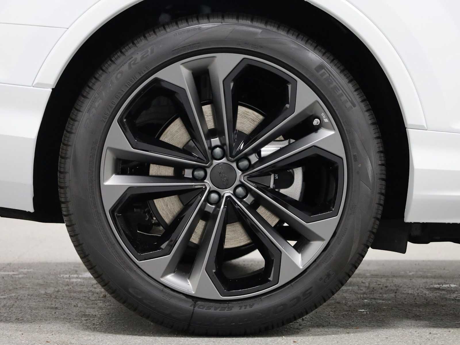 Thumbnail: 2026 Audi Q7 - 36