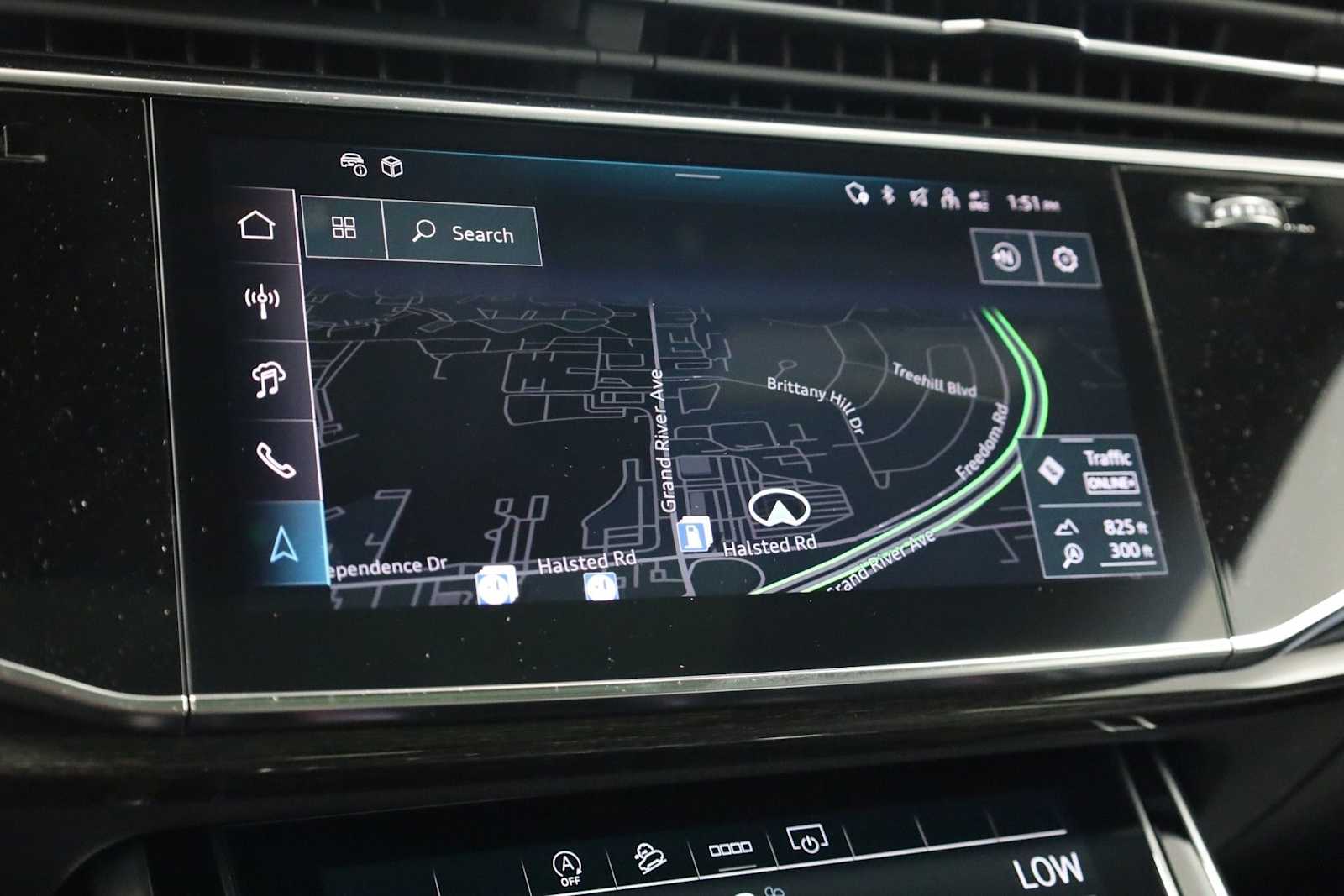 Thumbnail: 2025 Audi Q8 - 30