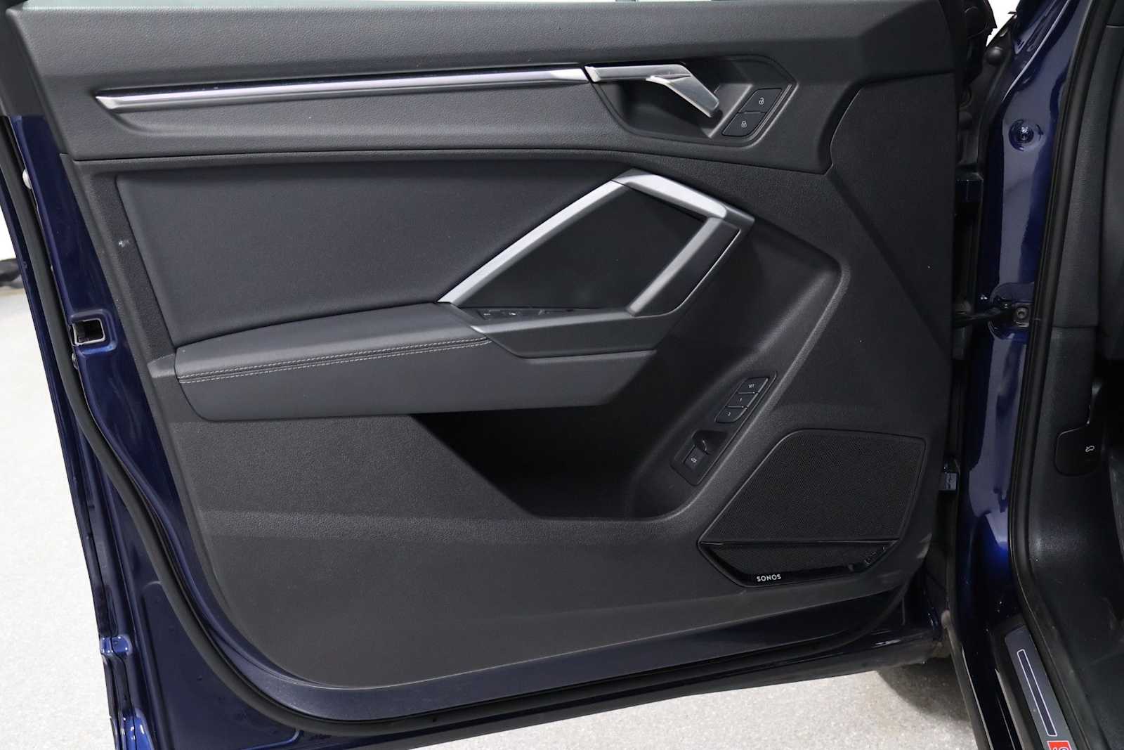 Thumbnail: 2023 Audi Q3 - 16