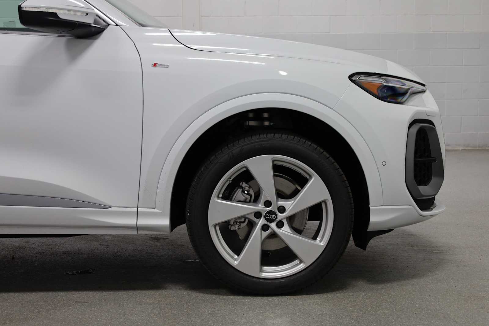 Thumbnail: 2025 Audi Q5 - 11