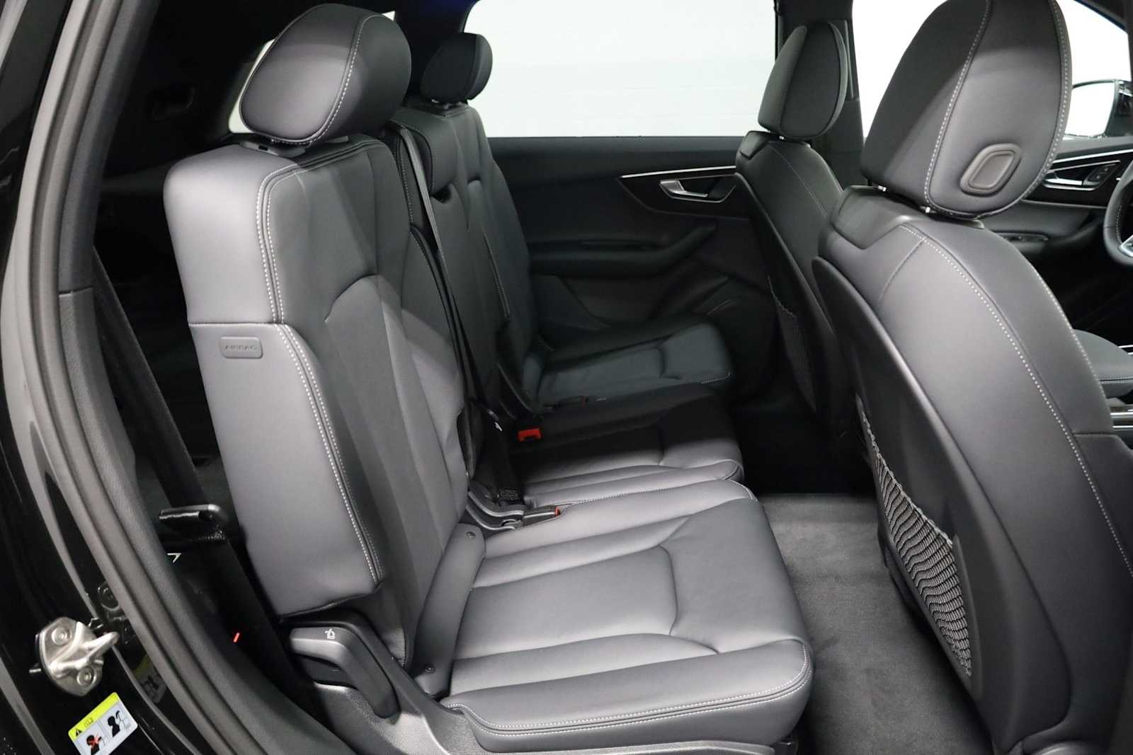 Thumbnail: 2026 Audi Q7 - 35