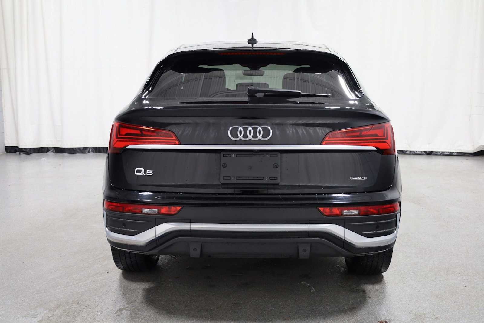 Thumbnail: 2023 Audi Q5 - 7